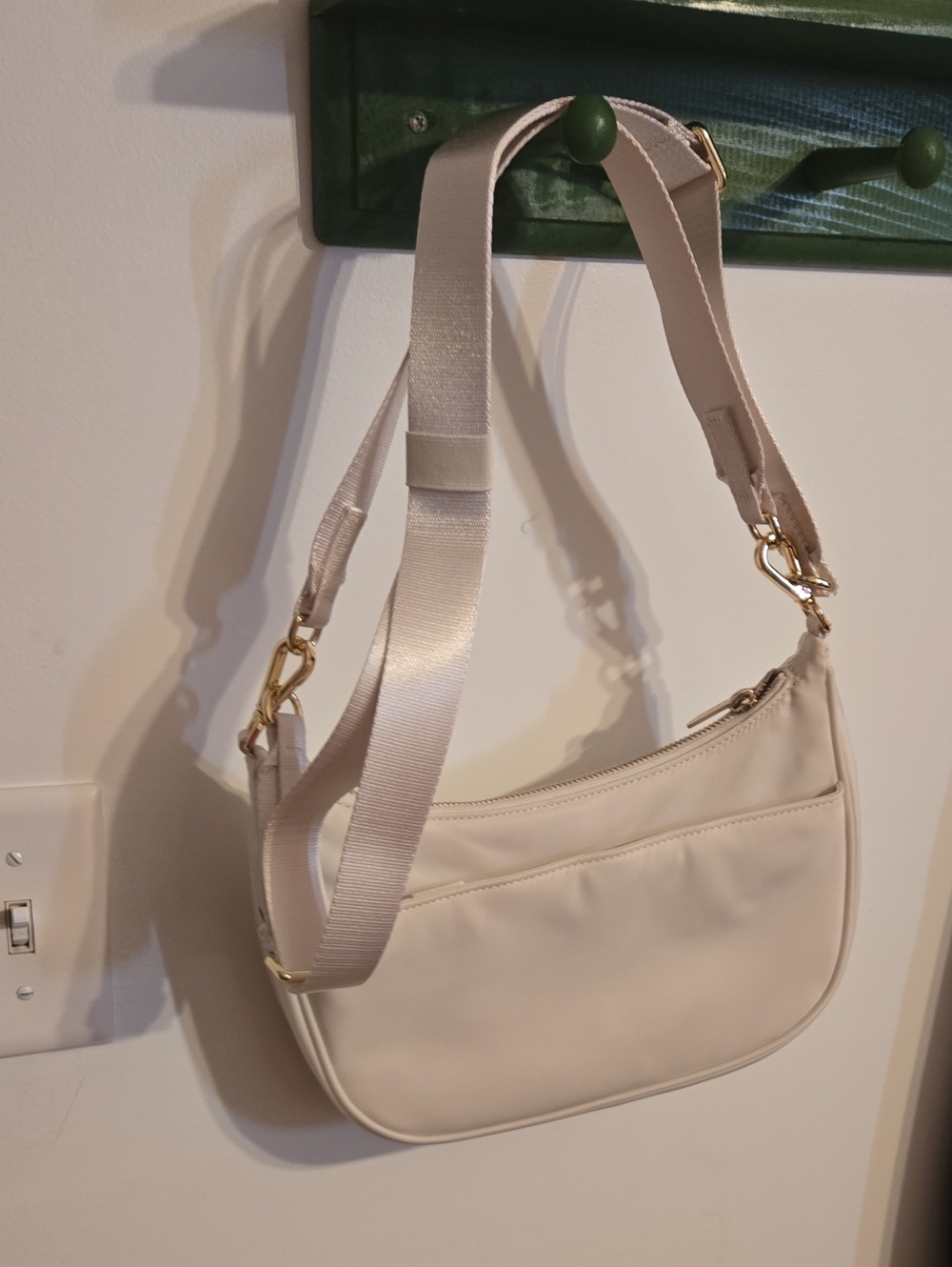 Lululemon City Essentials Small Shoulder Bag - Picture 4 of 5
